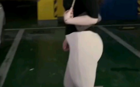 lit. beat grain over one's shoulder (idiom); fig. to live with the consequences of one's actions