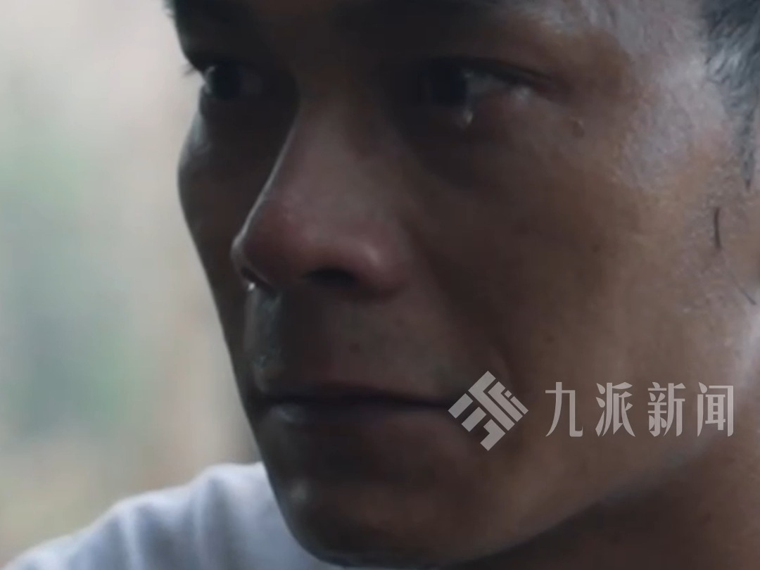 唐尚珺：开学前独自一人给父亲上坟时哭了