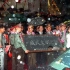 珍贵视频：1997香港回归，大雨中，香港市民夹道欢迎解放军影像！