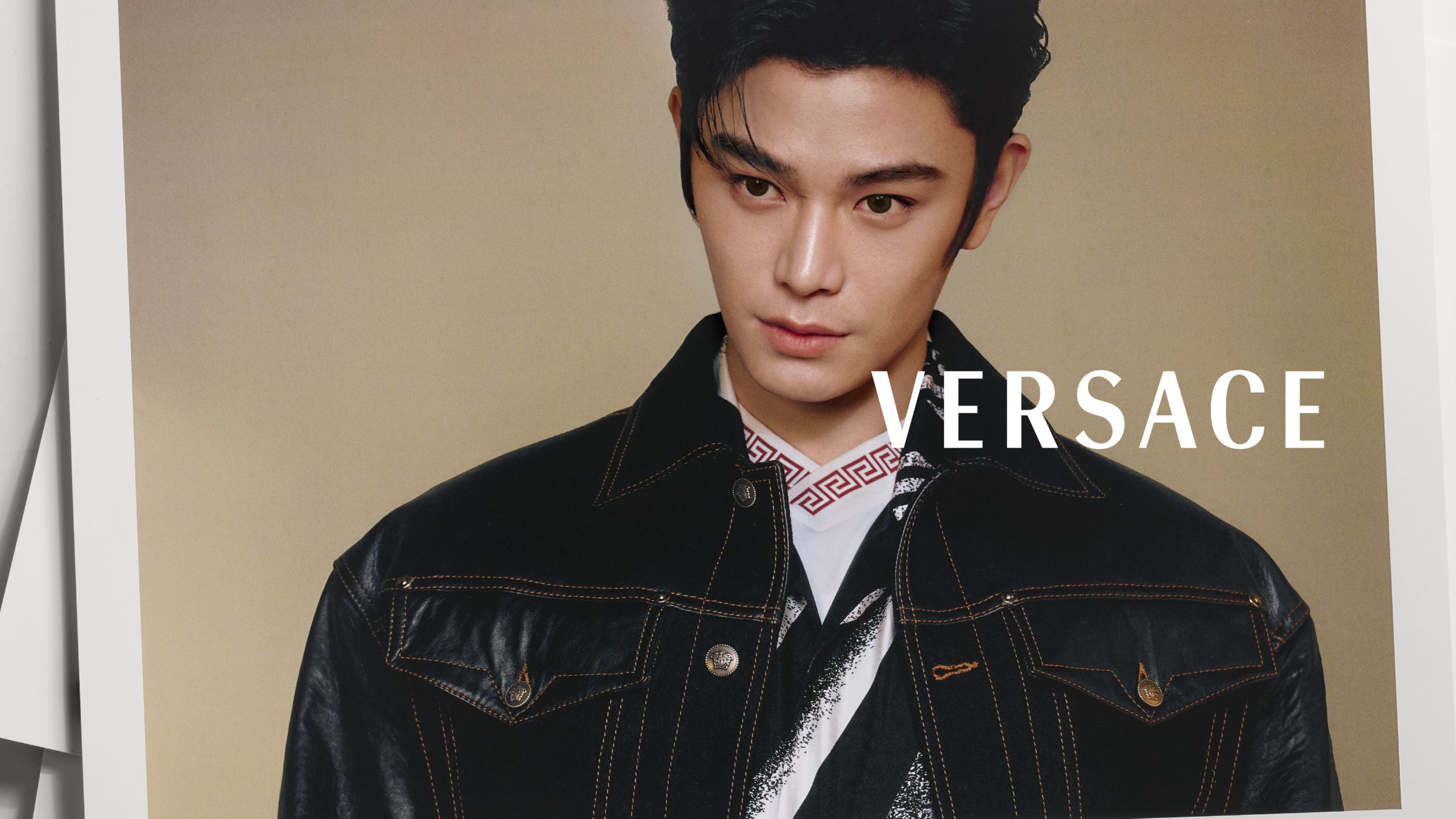 VERSACE 全球香水代言人丁禹兮，每一寸呼吸皆是自由灵魂的独白
