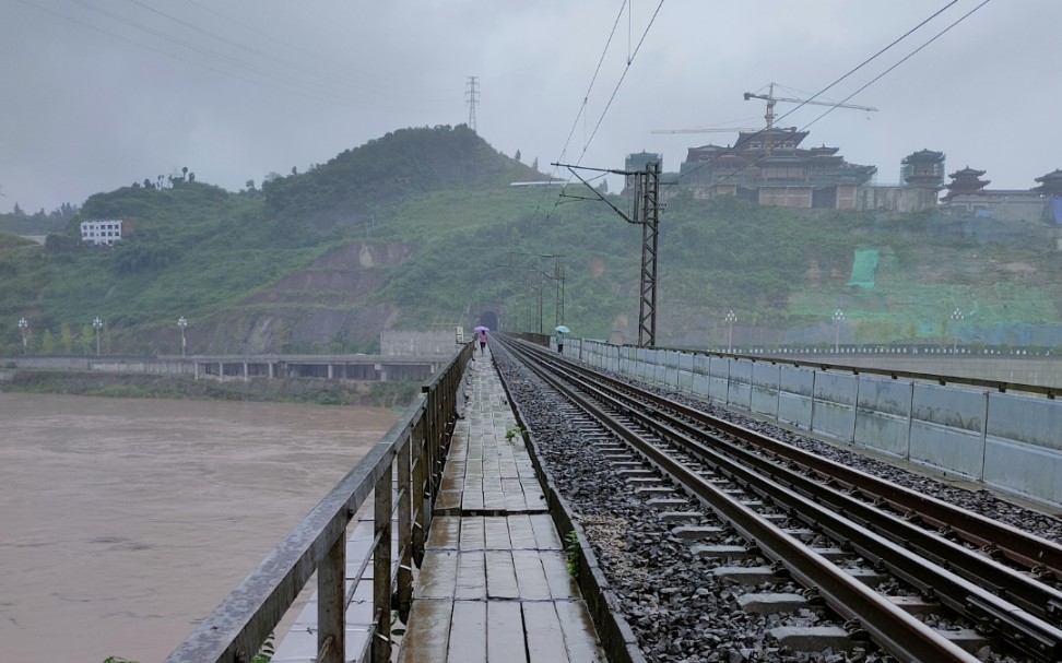 【中国铁路】汹涌洪水中的达万铁路州河特大桥哔哩哔哩bilibili