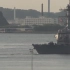 美军公布被撞驱逐舰蹒跚返回港口视频，太丢脸了