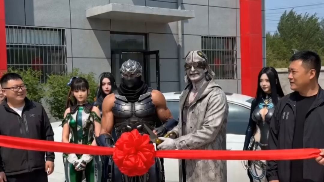 龙哥给维克多剪彩，妮可接上Grace, 杰米仔被喝趴下，Ingrid赶赴地球