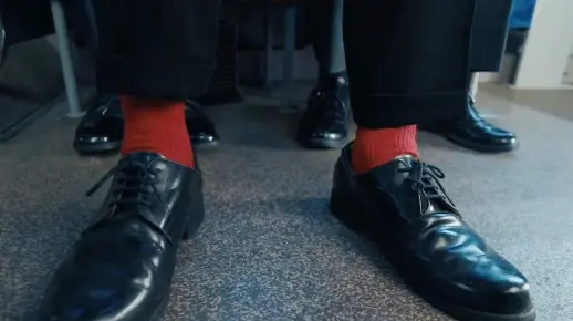 这是我见过反转最多的短片 看这黑皮鞋红袜子就该点进来 值得一看