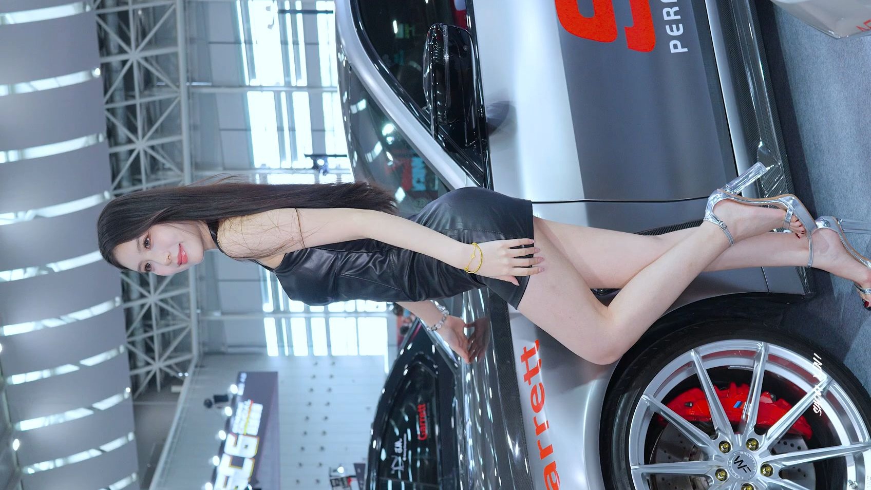 佛山谭洲改装车展 的美丽车模