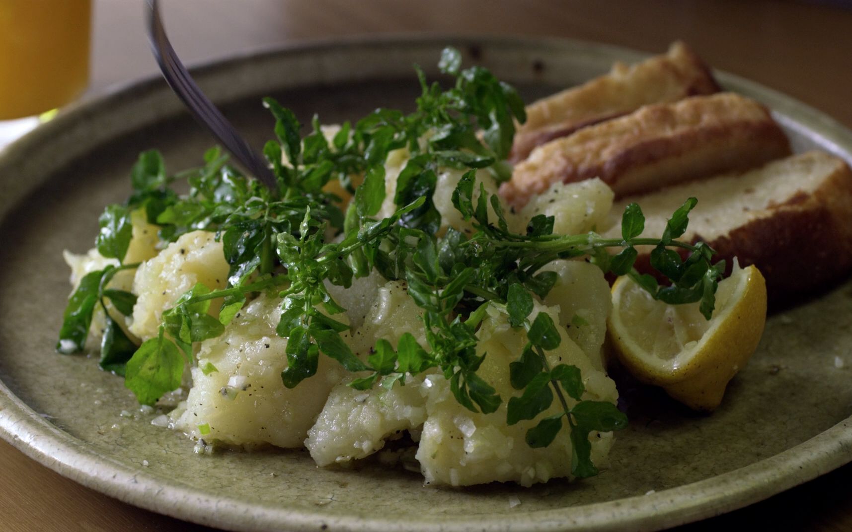 【越哥】豆瓣9.0分，成年人都向往的生活，被这部日本电影拍出来了！