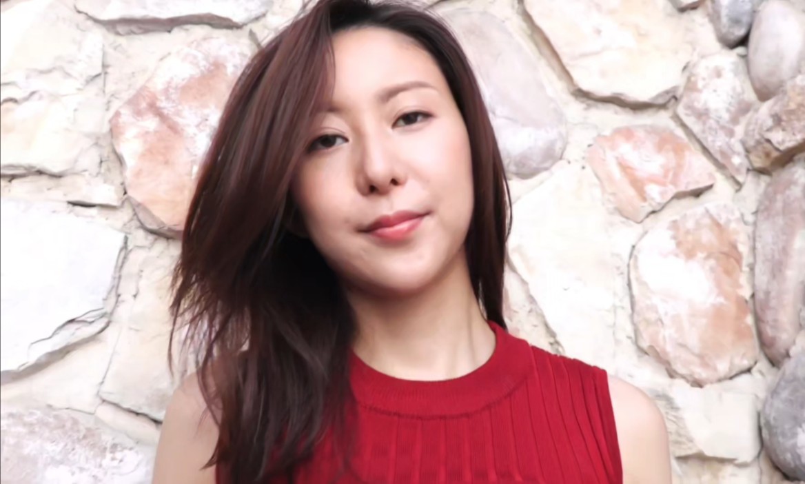 😰 Mysterious eyes! Inviting thoughts! 😰