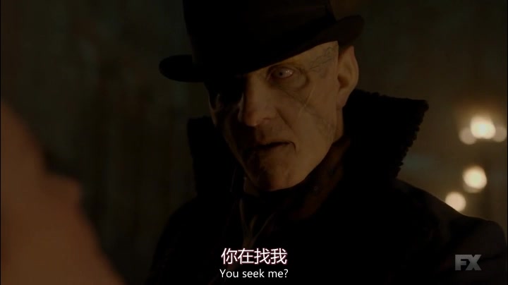用哔哩哔哩客户端或其他应用扫描二维码 点赞 美剧《血族》中昆兰燃向