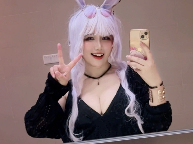 If no one's in pain, you go to Comic-Con. You'll be sore all day.