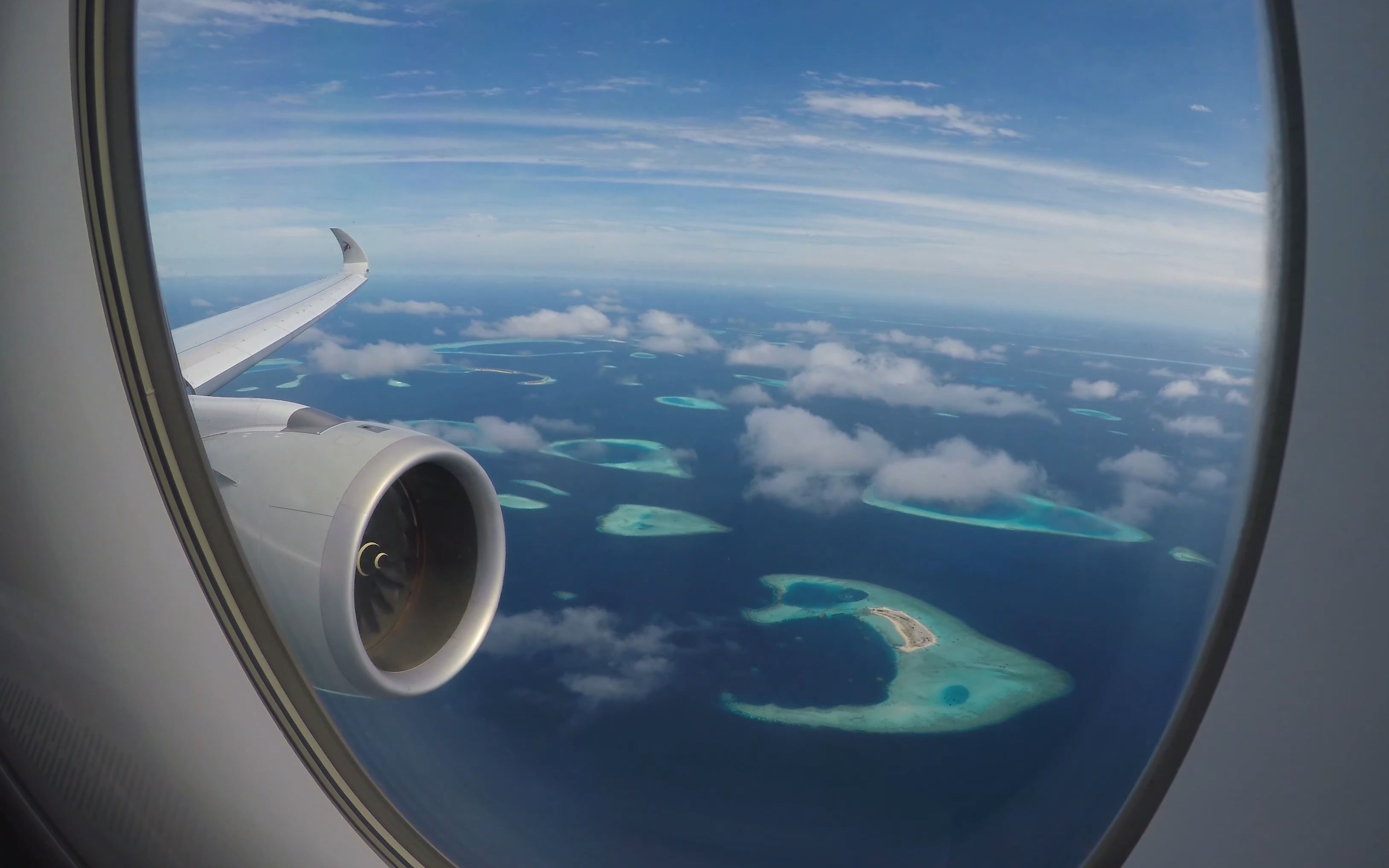 从飞机上俯瞰马尔代夫风光高清摄影大图-千库网