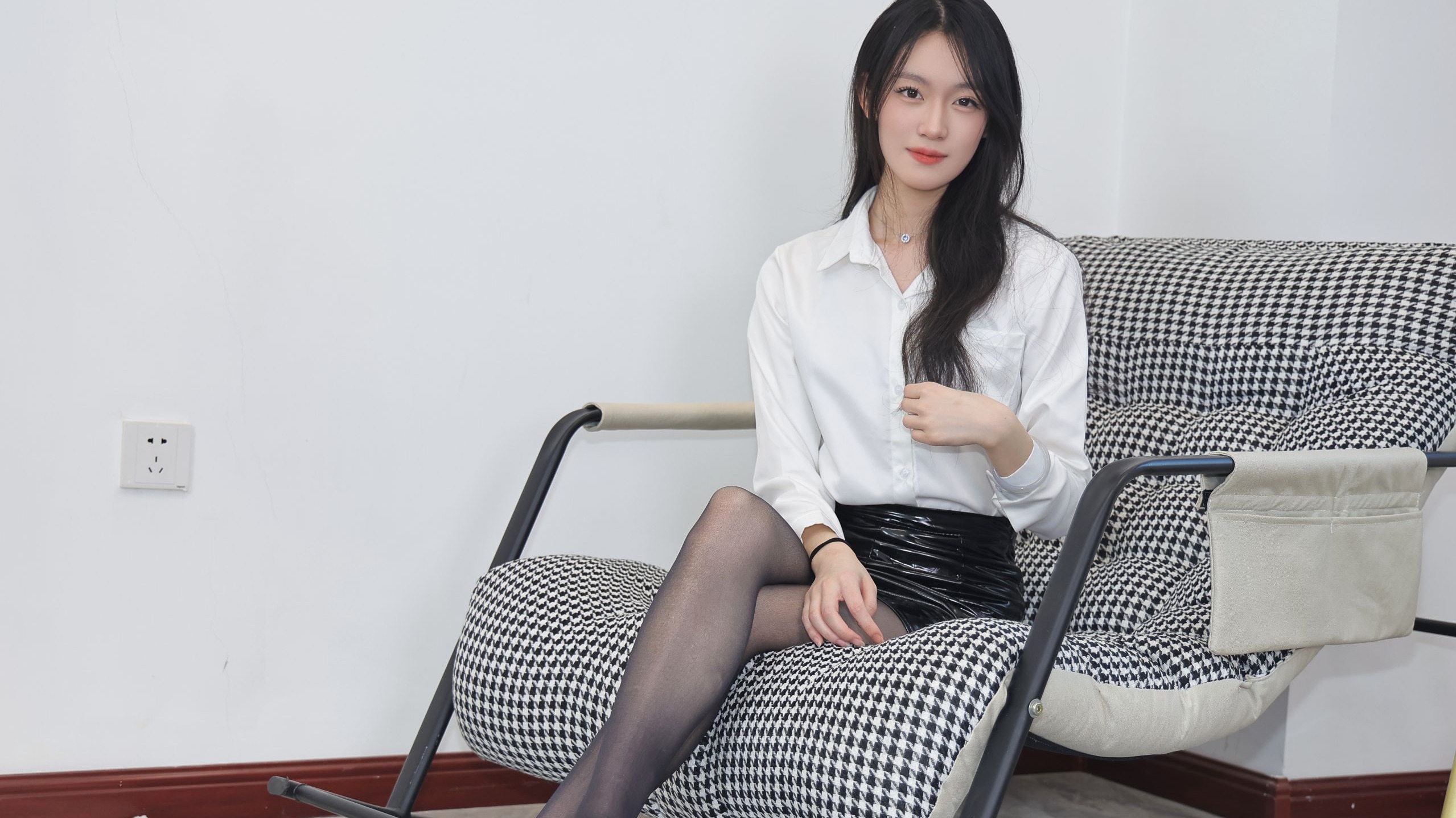 【4K高清】小艺最新508期 黑色 皮裙