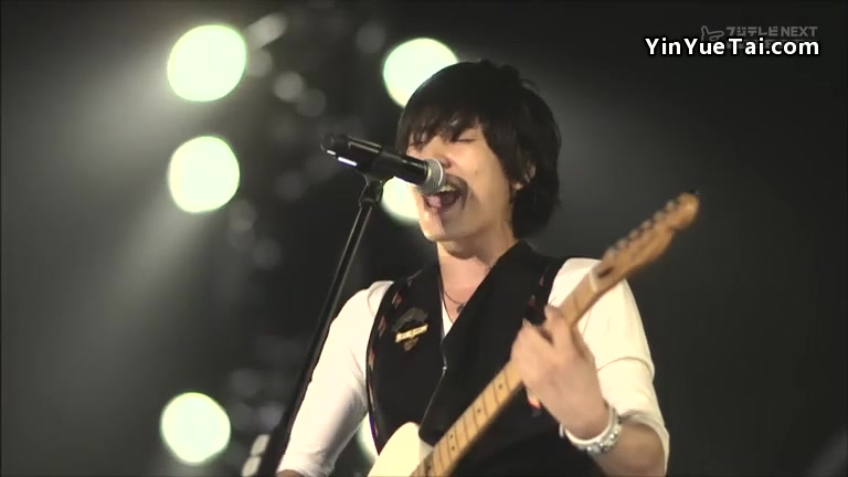 【FLUMPOOL】 幻化成花 & 向星星许愿 & 君届 (JWAVE LIVE 2000+13)【L哔哩哔哩bilibili