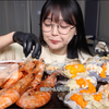 【跑路姐】吃被水泡发的“鲜甜”螃蟹边吃边用烧酒消毒