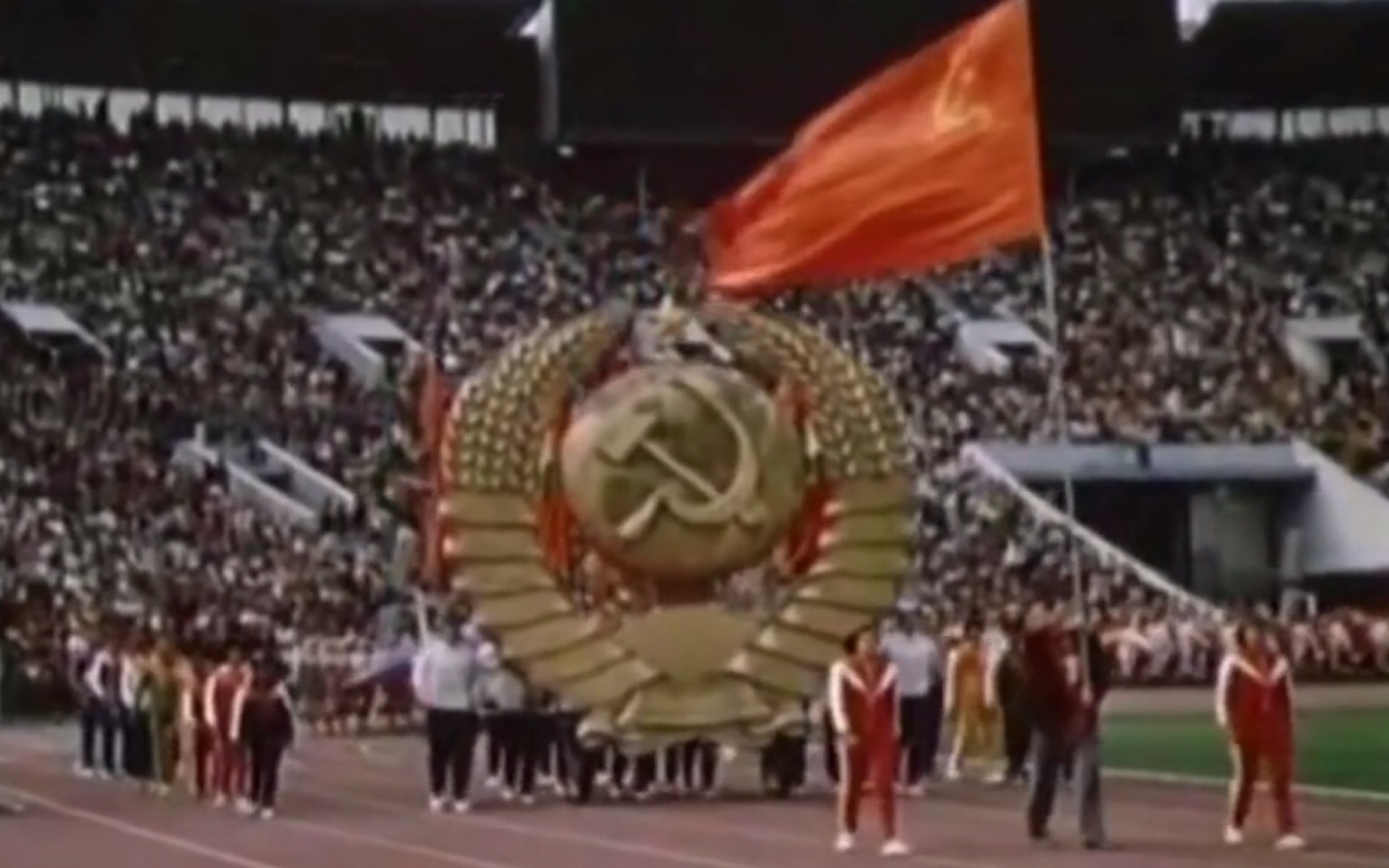 当运动会逐渐变的苏维埃起来