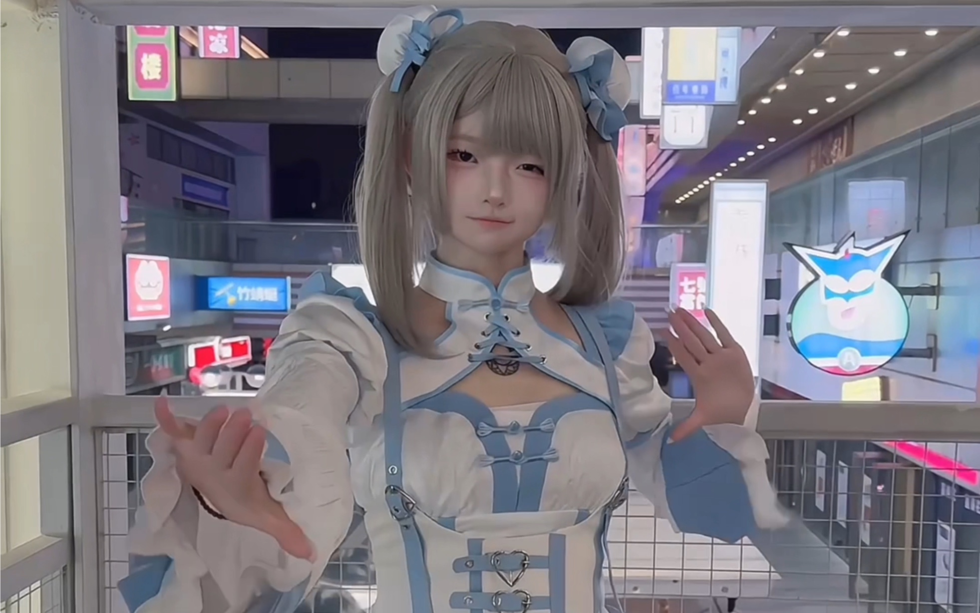 Who can say no to a ponytail?