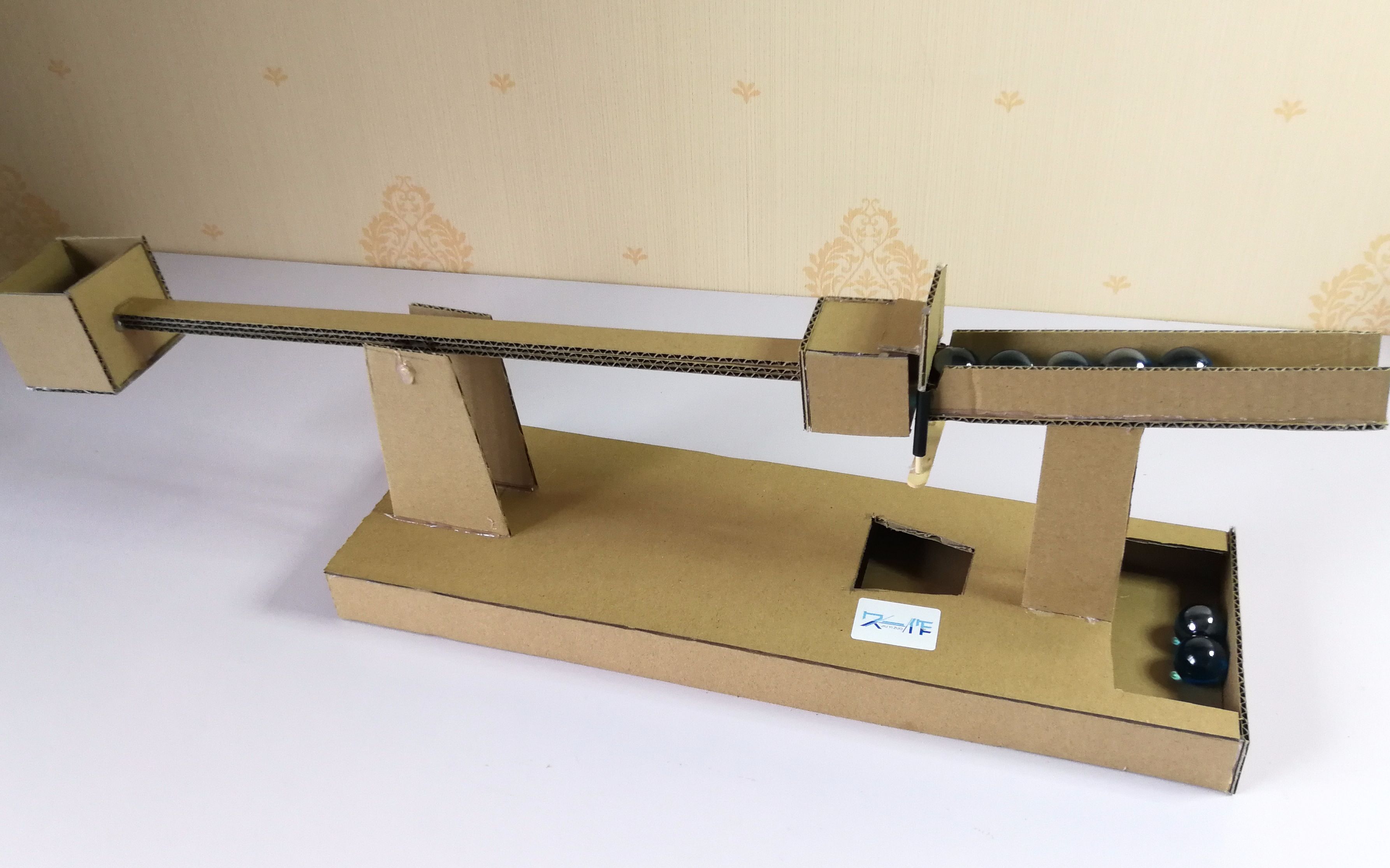 手工diy:久一教大家做一个人力弹珠半永动玩具,放心不会永动的,你停它