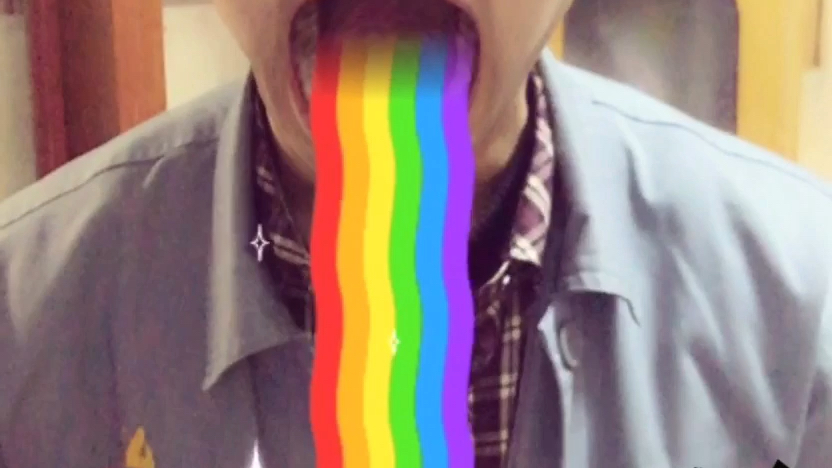 呆萌舅舅吐彩虹