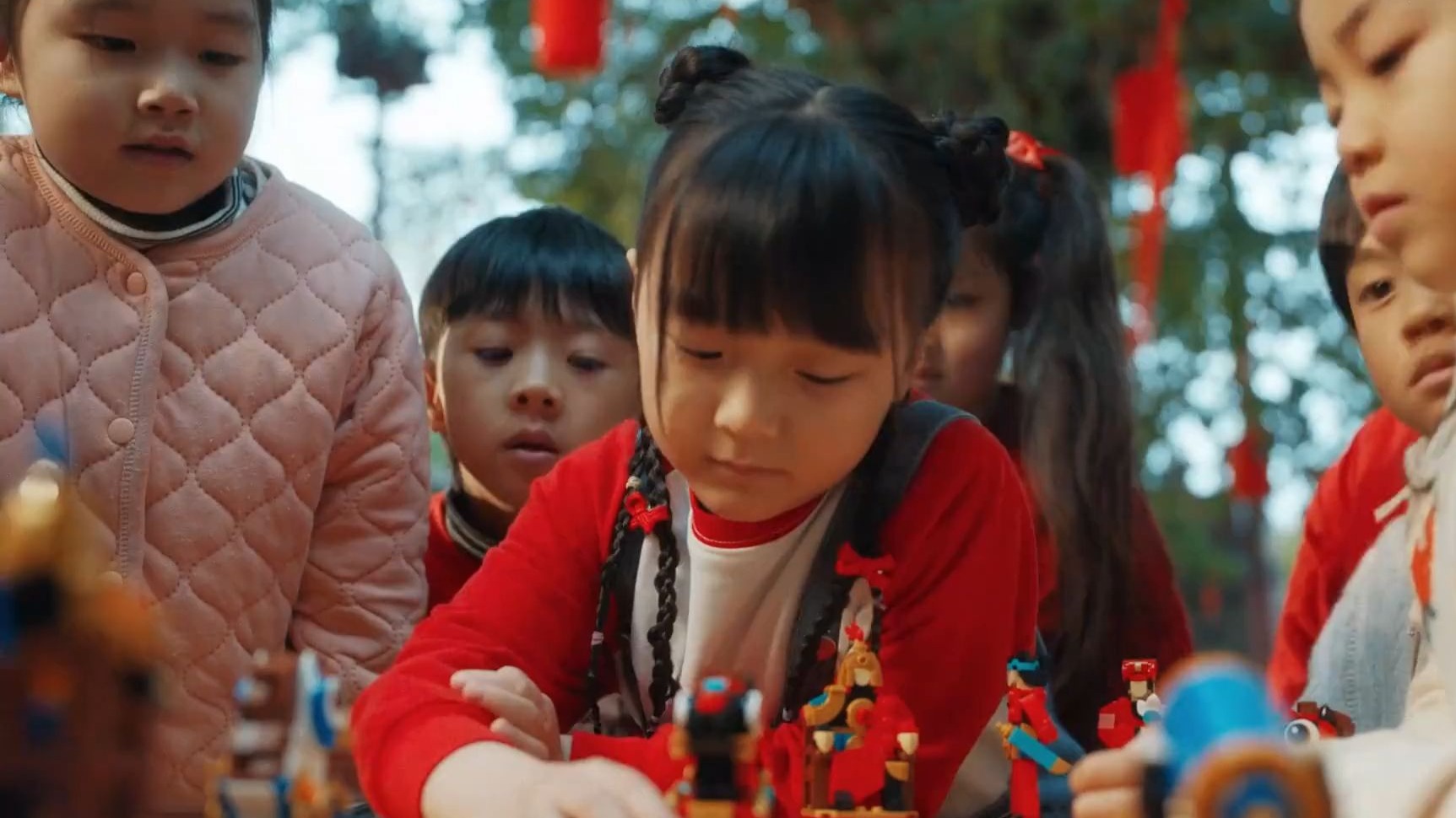 乐高 2026新年短片：搭在一起，乐造新年