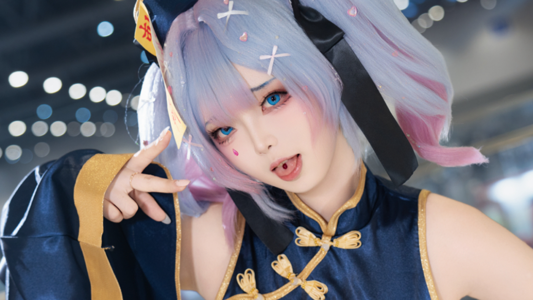 Is there something wrong with meeting a super cute little zombie at Comic-Con?