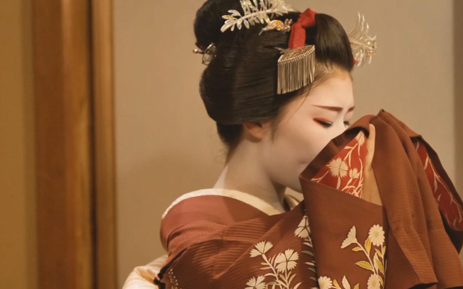 【旅行vlog】日本17岁的艺妓陪我吃了一顿饭 这钱花的值