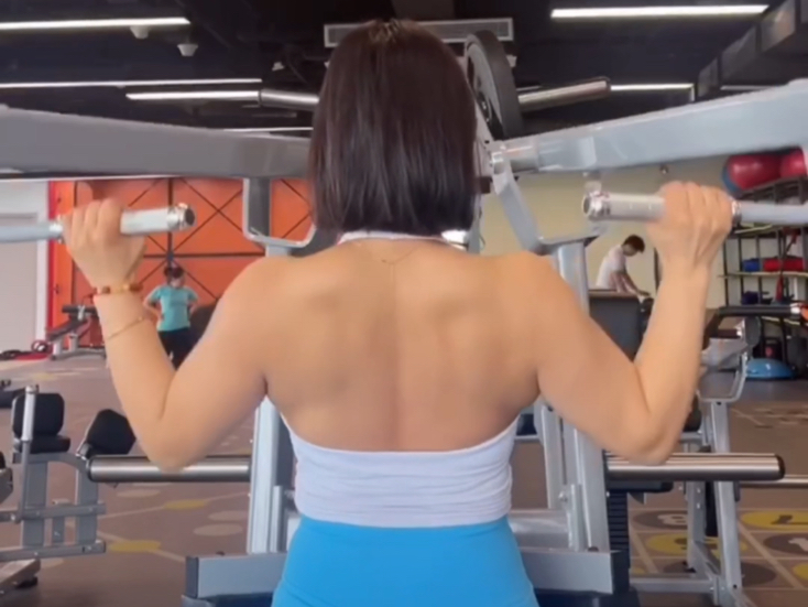 Gym Shoulder and Back Muscle Training