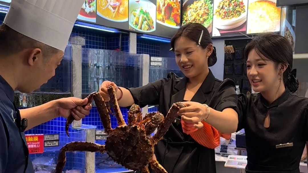 店里的帝王蟹“离奇亖亡”干脆直接抢救成帝王蟹五吃吧！#谢谢侬传承家宴