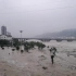 安康遭遇强暴雨，汉江大桥水位上升已超警戒线2米多，水电站开启了九口泄洪，这个雨该停了，安康加油