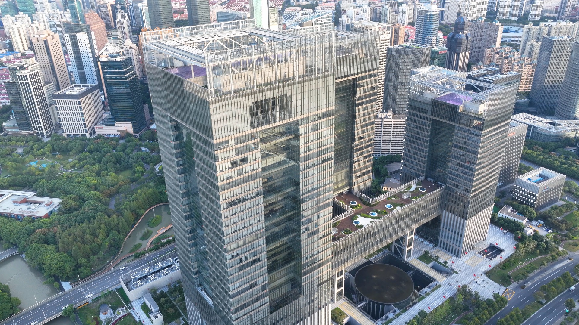 上海证券交易所新大楼航拍5K御三5