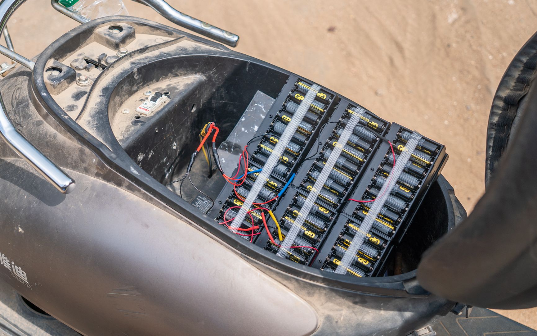 将150个5号电池装给电瓶车，能跑多远呢？