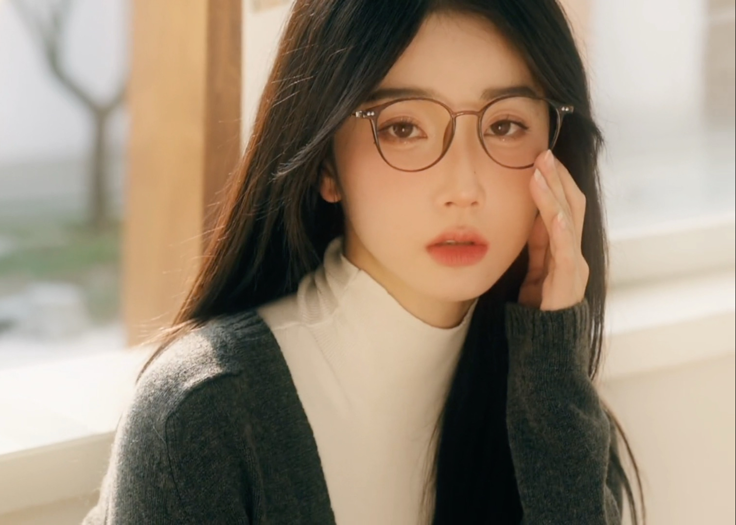 Sophistication and sexiness are a perfect match.