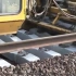 铁路钢轨是如何铺设的？现在已经用不上人力了，速度还非常快