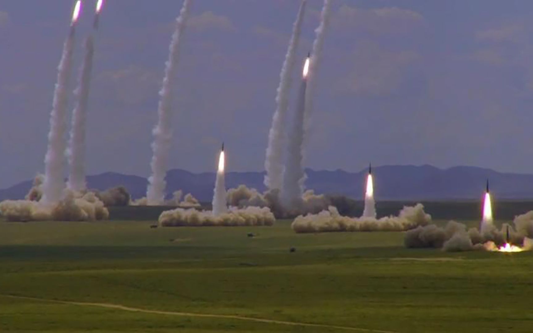 火箭军：万箭齐发