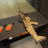 全 自 动  FN SCAR 16 怎 么 压