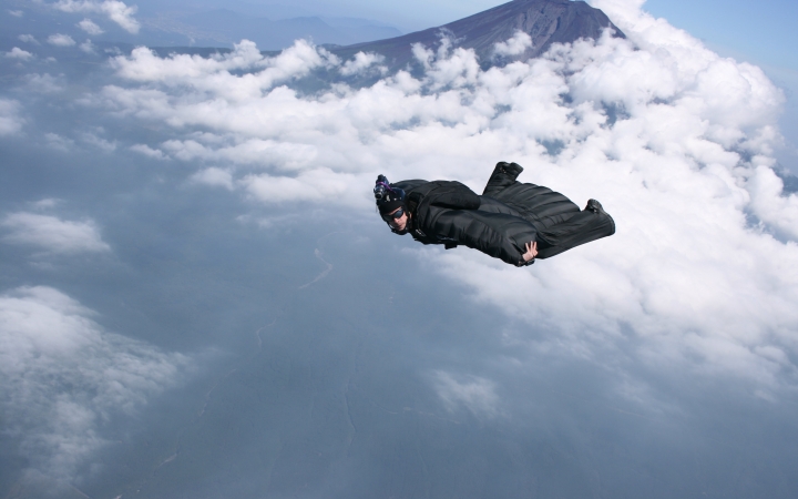 【红牛作死队】翼装飞行 base climbing & wingsuit flying - red