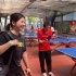 直板横打的小姐姐到西沽公园挑战大爷，这里的乒乓球氛围真的很棒，放松的好地方