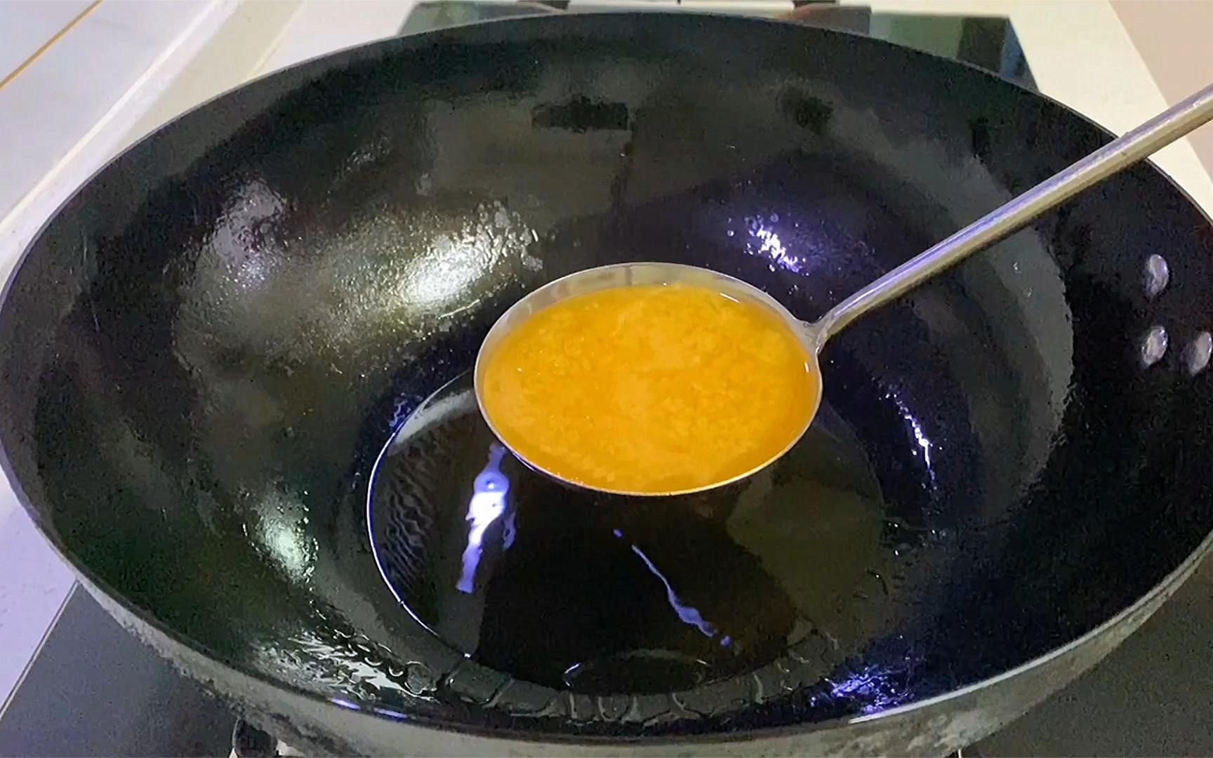 看看酒店大厨怎么做西红柿炒鸡蛋的，这烹饪技术太棒了，真厉害