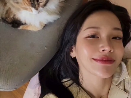 【短视频】赛级肌肉萌妹2