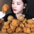 【Eat with Boki 】韩国小姐姐超诱人吃播！炸鸡！脆！