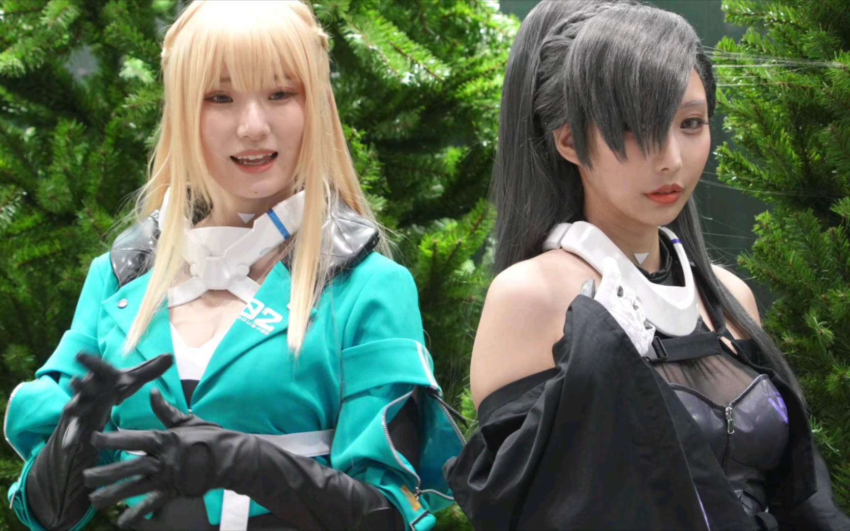 Comic-Con floor cosplay