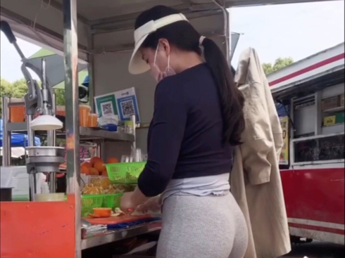 Outdoor freshly squeezed lemon juice (🍋o🍋)