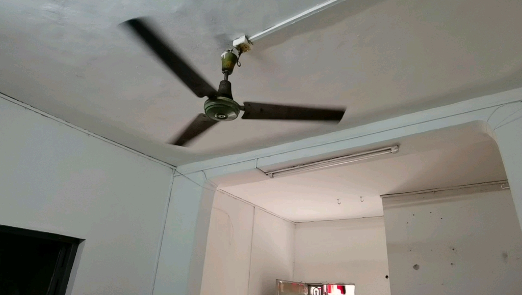 电风扇有着烦人bgm的钻石牌老吊扇hometownsdiamondceilingfan