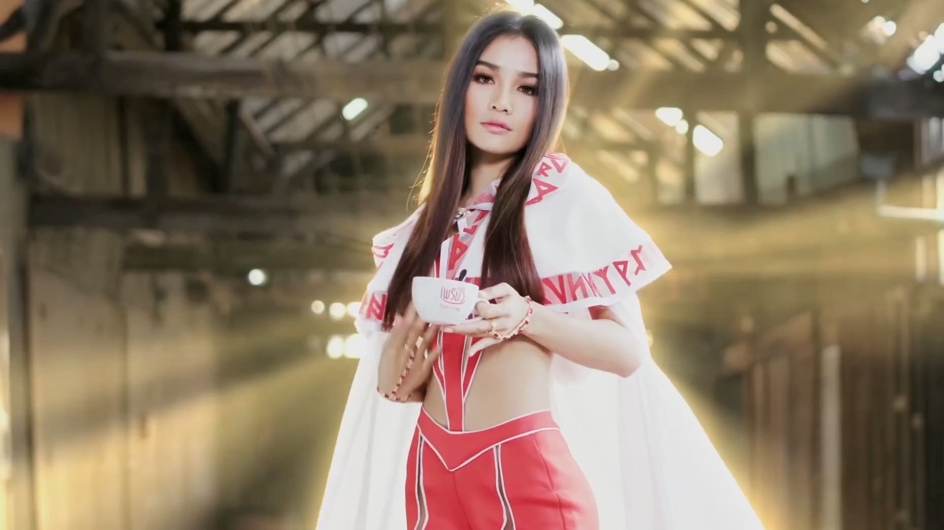 泰国沙雕脑洞广告，不看到最后根本猜不到是什么广告......