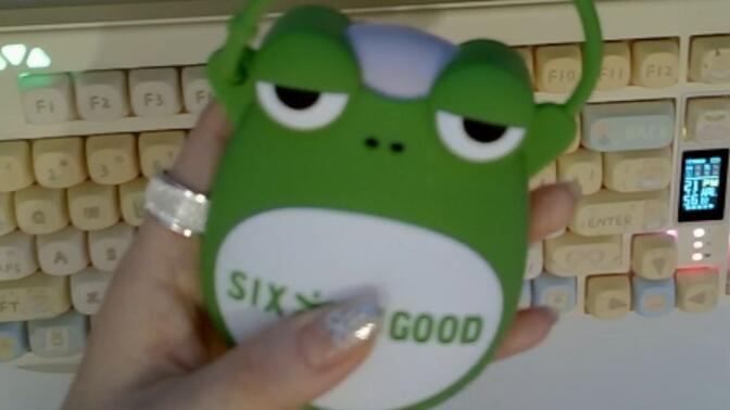 【又一】给大家秀新买的六神花露水，难绷英文名是six good，这不会是假冒的吧！急的当场查官网还真是six good