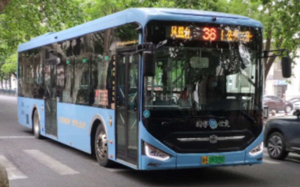 杭州万象城豪车街拍，但是济宁公交