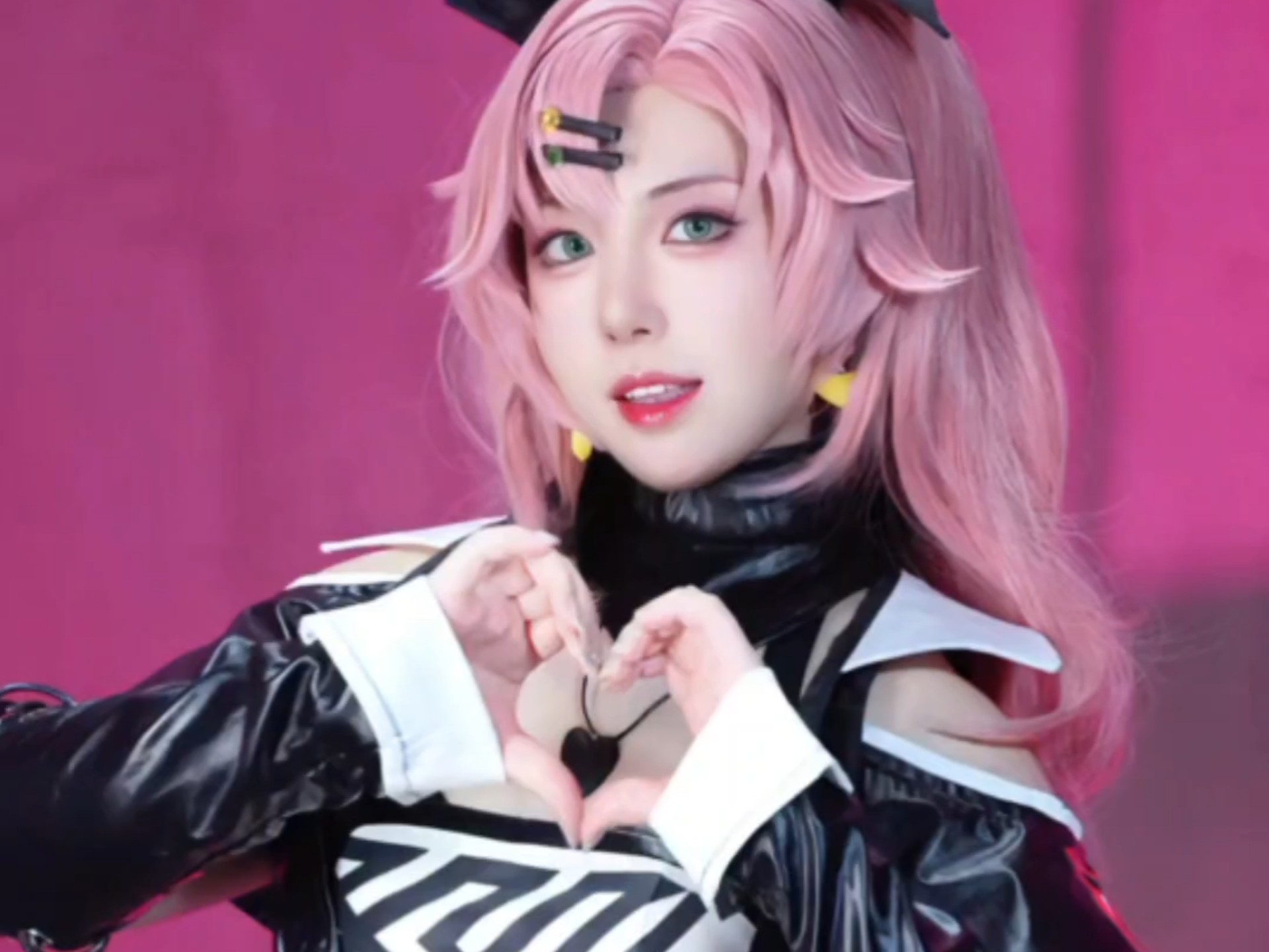 Serine / Zero Nico Cosplay / The Boss of Cunning Rabbit House Has Arrived—Everyone Step Aside!