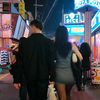 韩国街拍 0505  😳 夜幕降临更有魅力的街道~周末黎明时分弘大俱乐部街