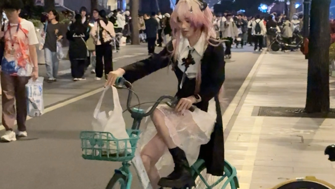 看完音律路遇小特撤离
