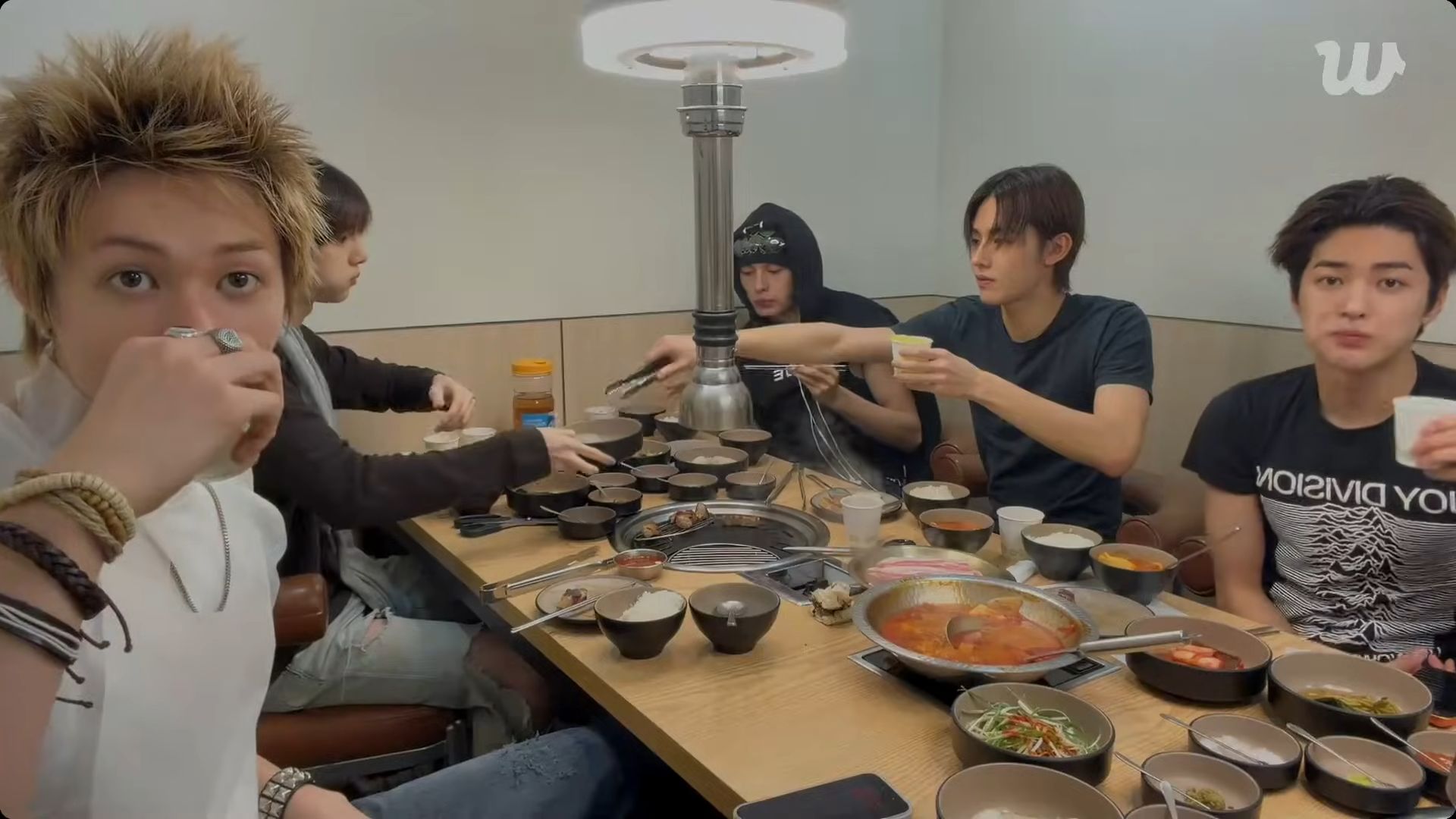 【CORTIS】超清中字！251115 Weverse直播 - 全员大快朵颐中