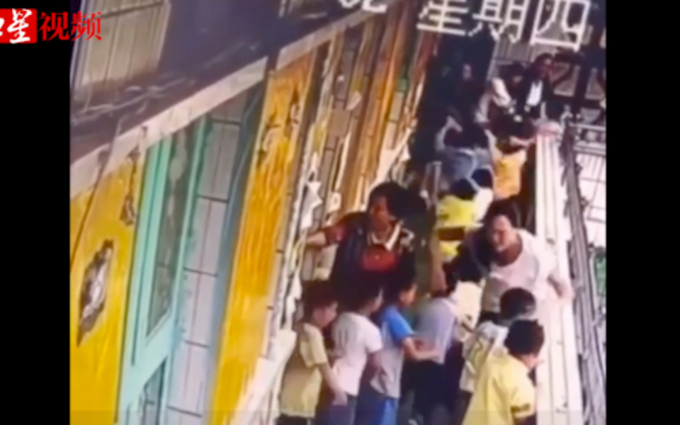 地震时幼儿园老师“逆行”冲进教室，17秒带176名孩子撤离