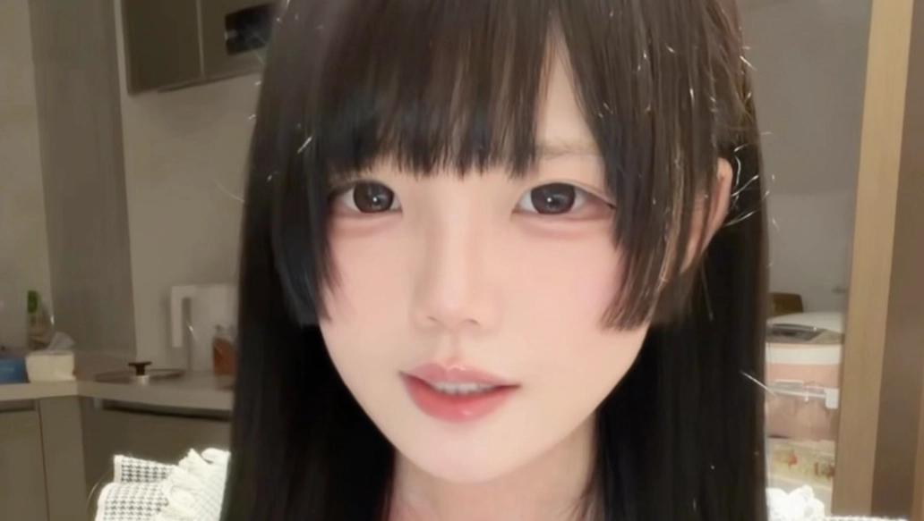 往事只能哈基 缩略图